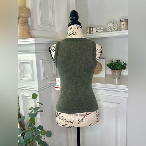 C & C California Ribbed Knit Tank Size XS/S NWT - Picture 3 of 9